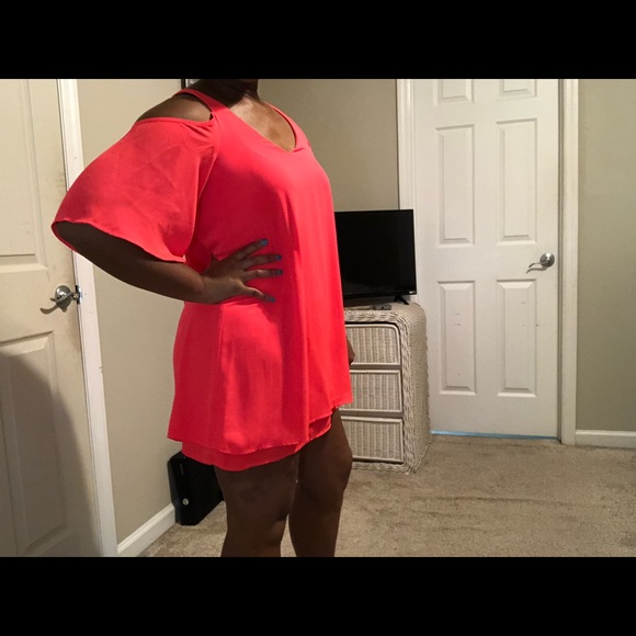 Neon bright pink peekaboo shoulder dress - Picture 4 of 13